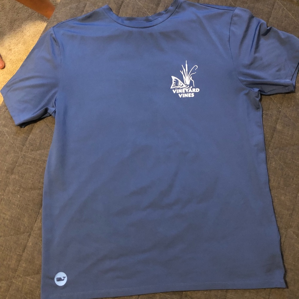 Vineyard Vines performance short sleeve Tshirt.